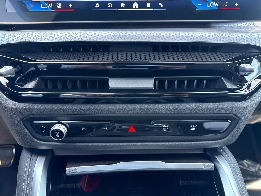 Used 2026 BMW M440i Convertible w/ Premium Package RWD image 29