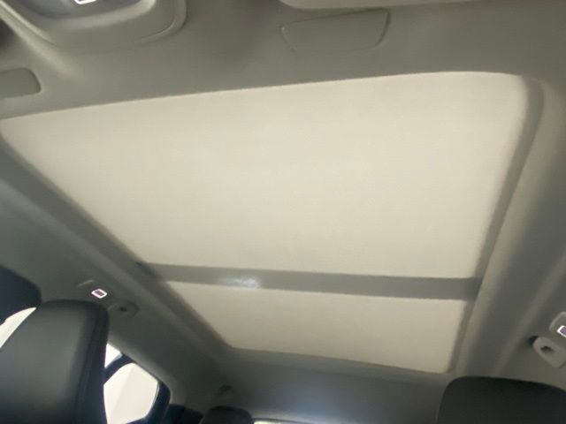 Used 2025 Volvo XC40 B5 Core AWD/4WD image 29