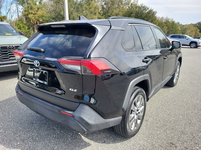 Used 2023 Toyota RAV4 XLE Premium image 10