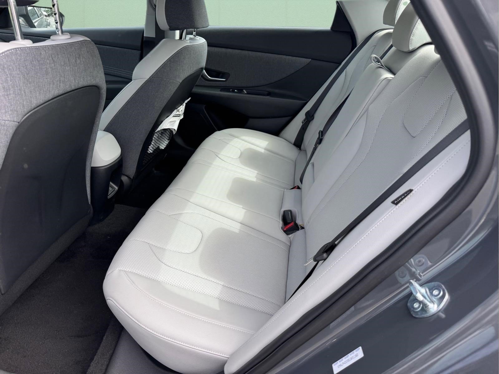 Used 2025 Hyundai Elantra Limited FWD image 10