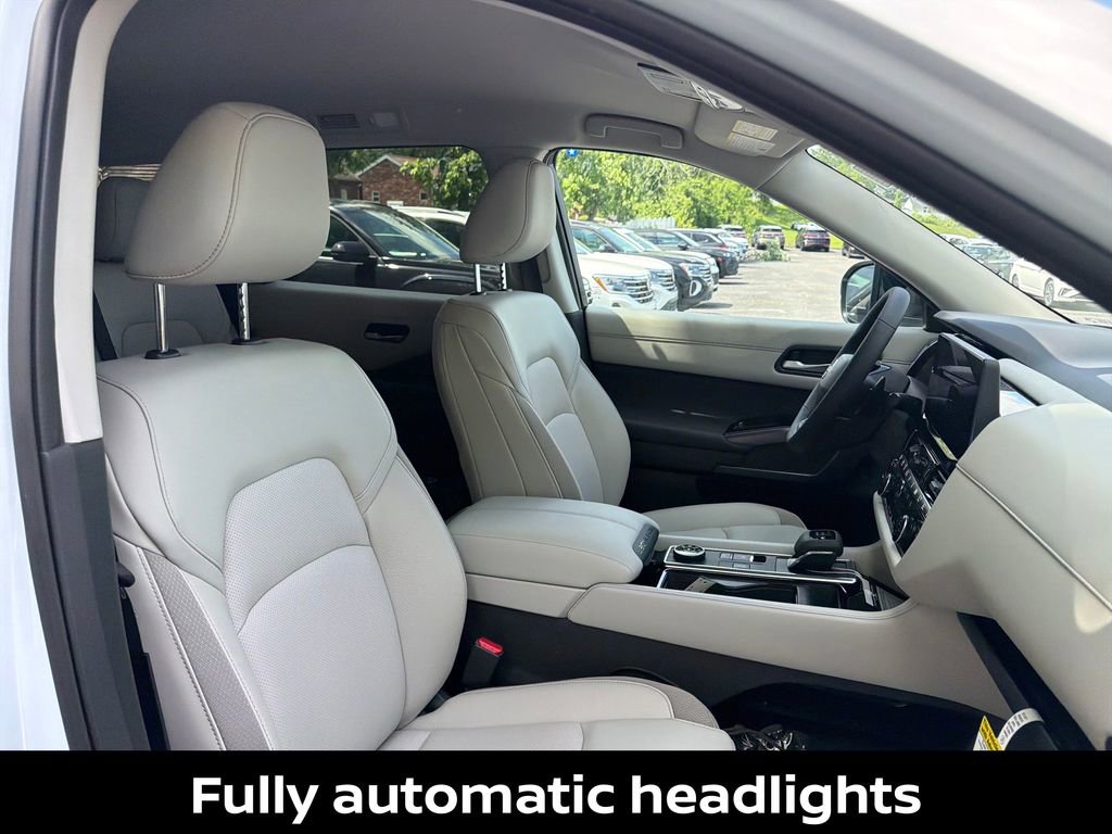 New 2026 Nissan Pathfinder SL AWD/4WD image 37