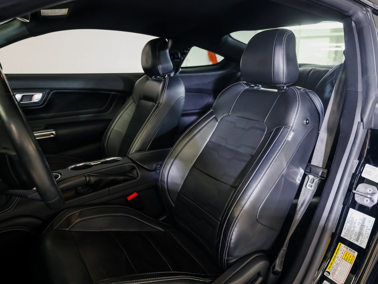 Used 2022 Ford Mustang GT Premium w/ Equipment Group 401A image 5