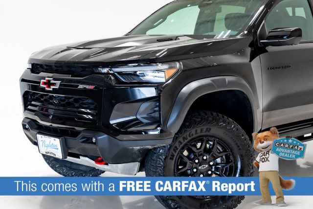 Used 2025 Chevrolet Colorado ZR2 w/ Midnight Edition AWD/4WD image 2