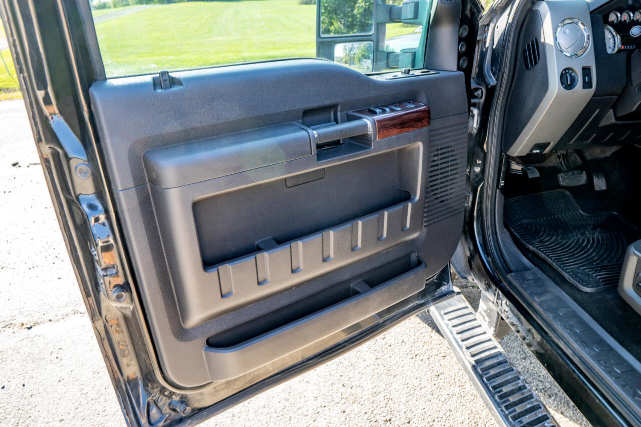 Used 2009 Ford F250 Lariat image 36