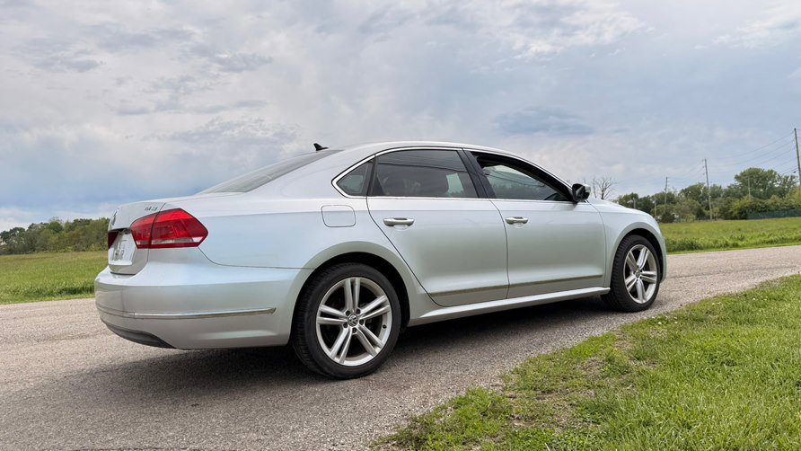 Used 2014 Volkswagen Passat TDI SE FWD image 5