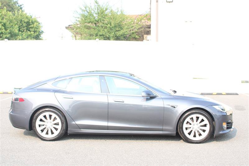 Used 2018 Tesla Model S 100D AWD/4WD image 3