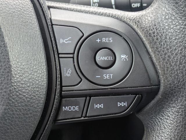 Used 2025 Toyota RAV4 XLE AWD/4WD image 26