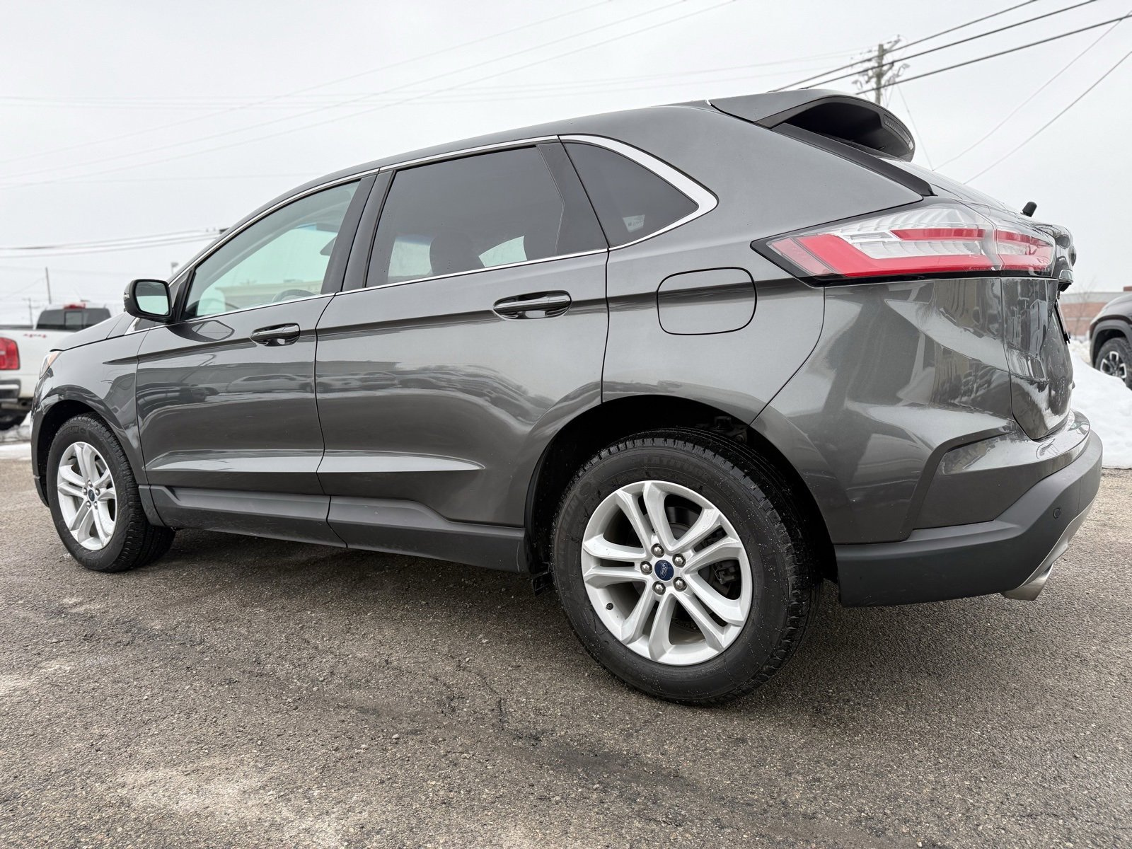 Used 2020 Ford Edge SEL w/ Cargo Accessory Package image 5