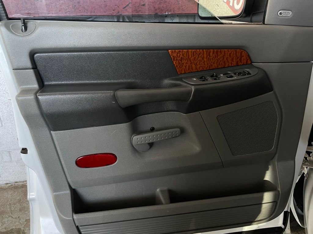 Used 2007 Dodge Ram 3500 Truck Laramie image 30