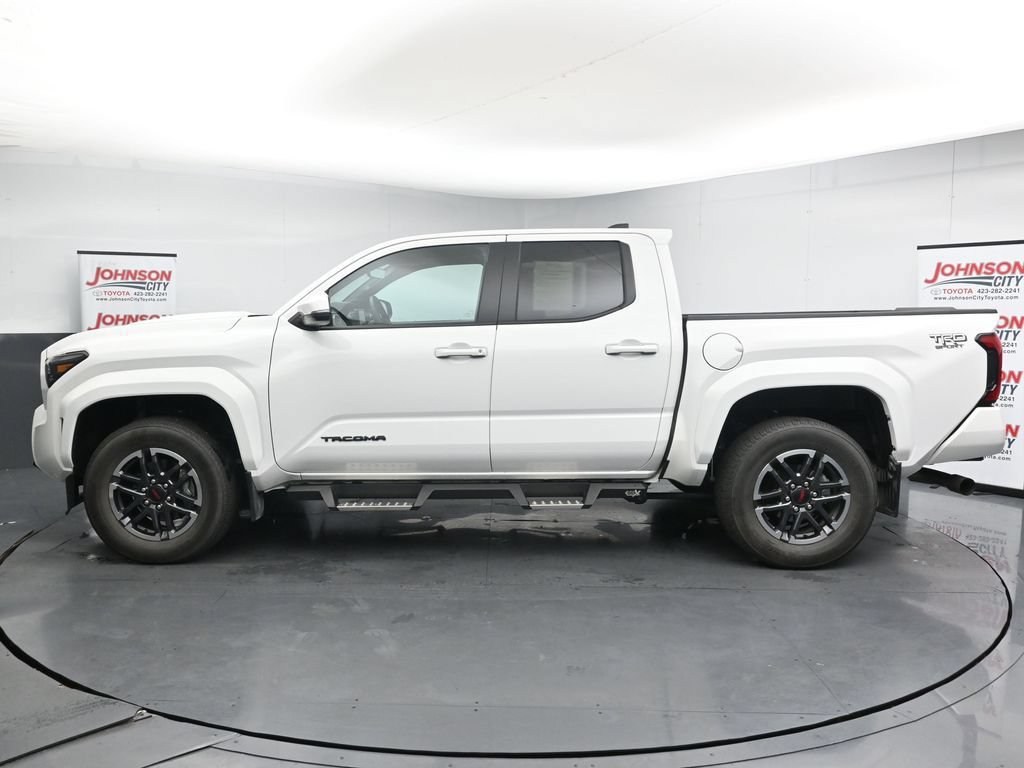 Used 2024 Toyota Tacoma TRD Sport w/ TRD Sport Upgrade Package AWD/4WD image 5