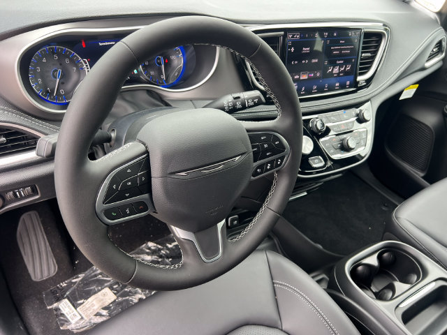 New 2027 Chrysler Pacifica Select AWD/4WD image 13