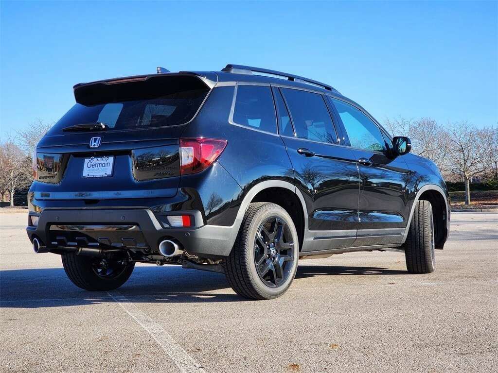 Used 2024 Honda Passport Black Edition image 18