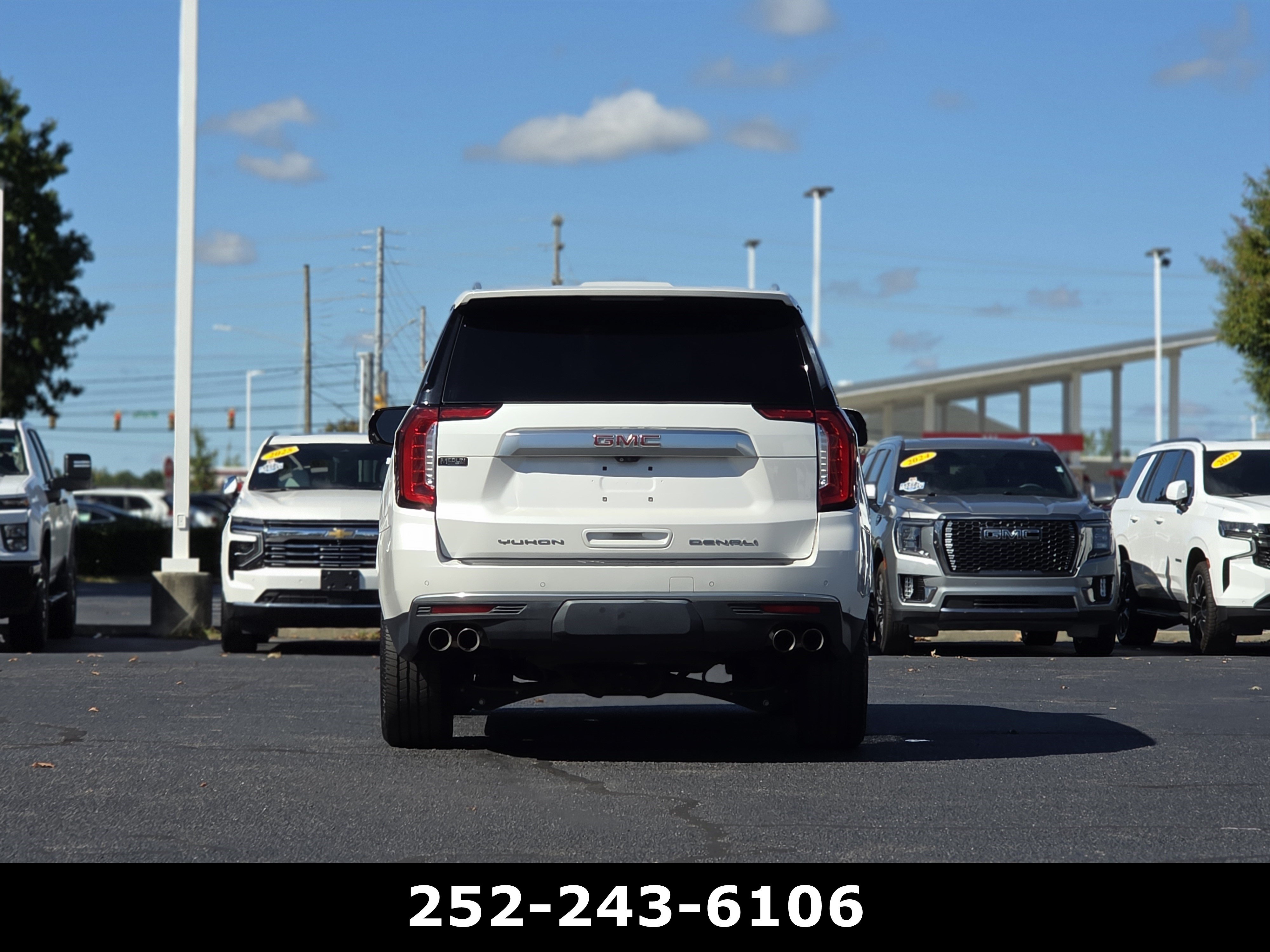 Used 2021 GMC Yukon Denali w/ Denali Premium Package AWD/4WD image 6