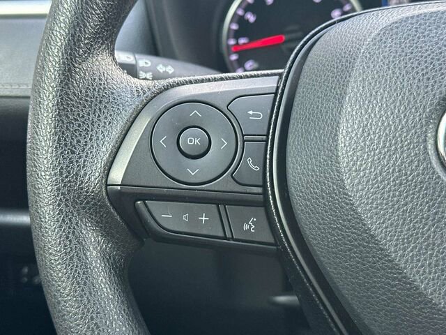 Used 2021 Toyota RAV4 LE image 26