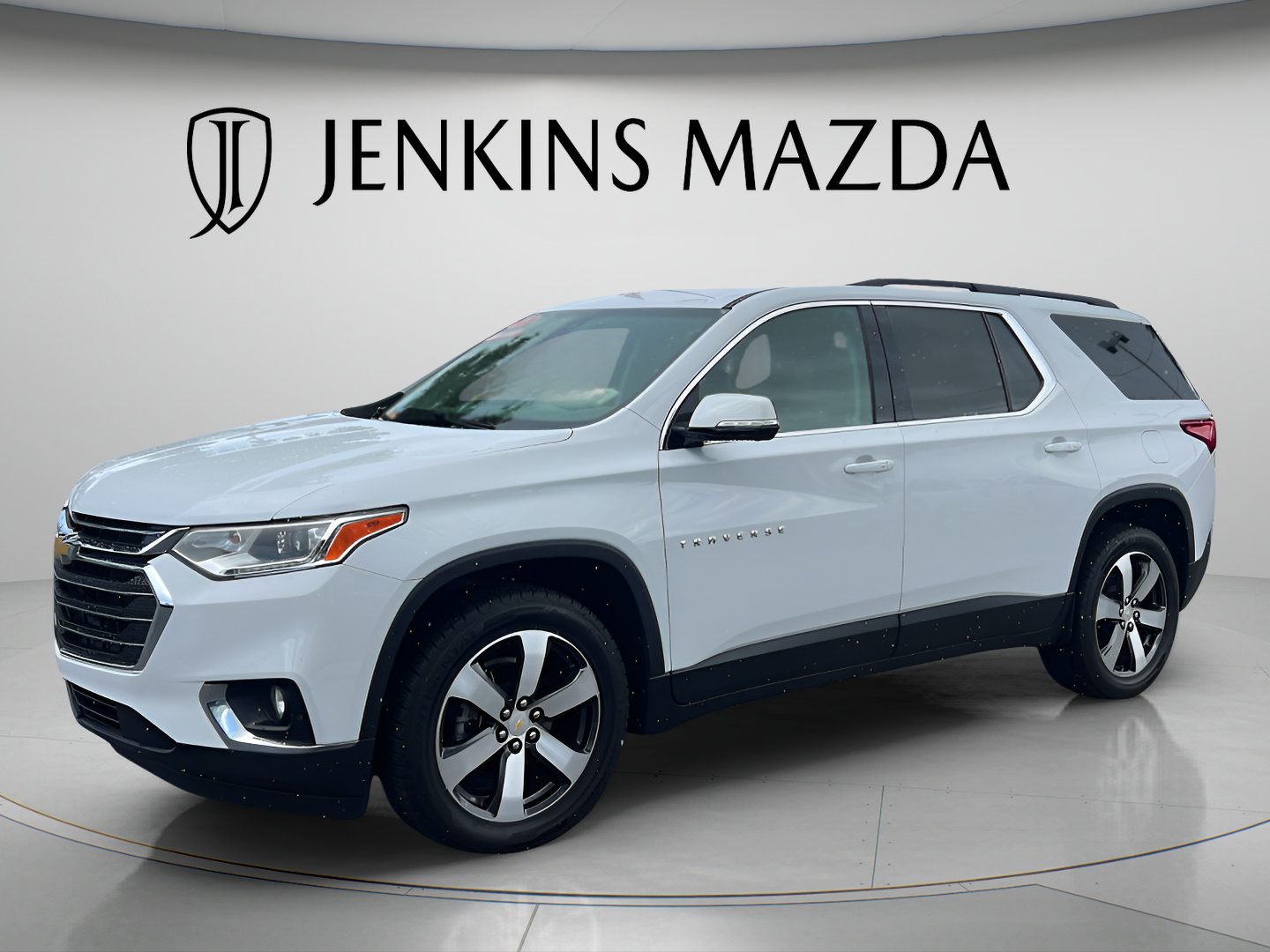 Used 2020 Chevrolet Traverse LT w/ LT Premium Package FWD image 3