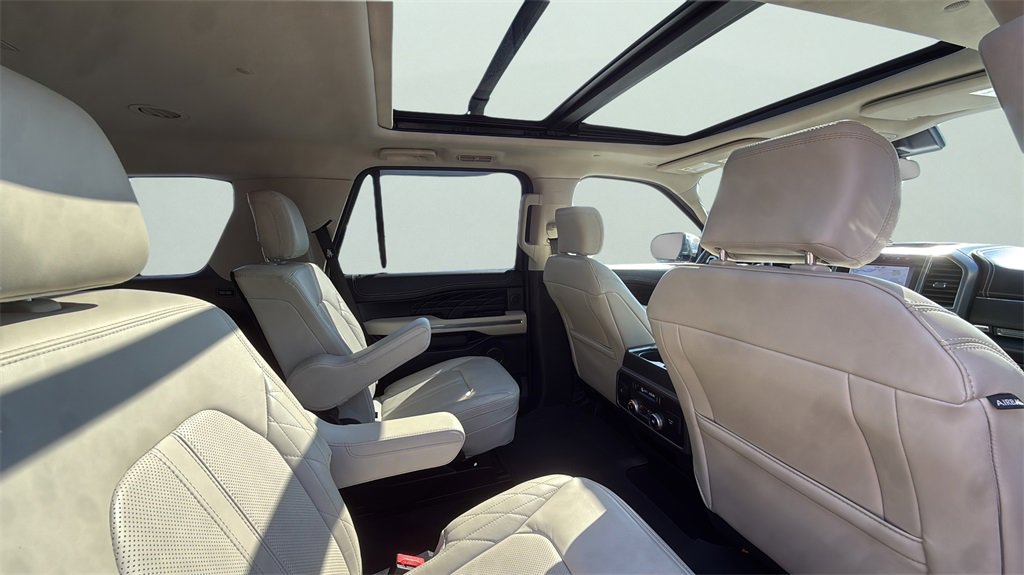 Used 2021 Ford Expedition Platinum image 18