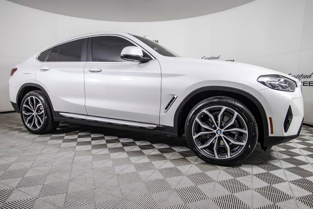 Used 2022 BMW X4 xDrive30i image 3