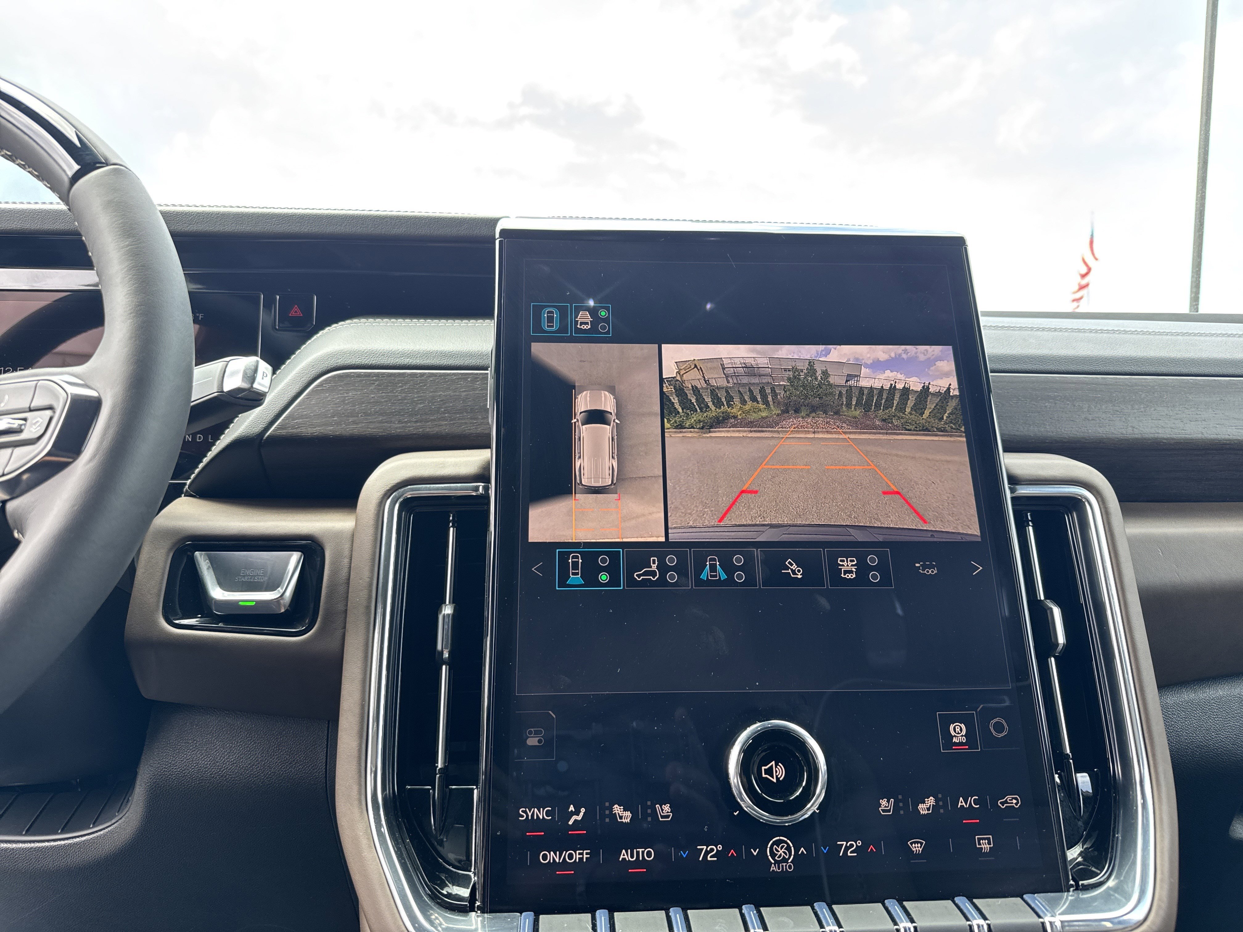 Used 2026 GMC Yukon Denali Ultimate AWD/4WD image 25