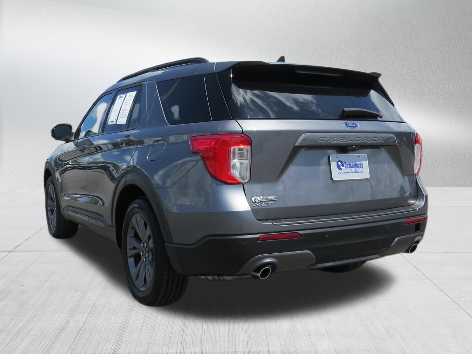Used 2024 Ford Explorer XLT w/ Equipment Group 202A RWD image 5