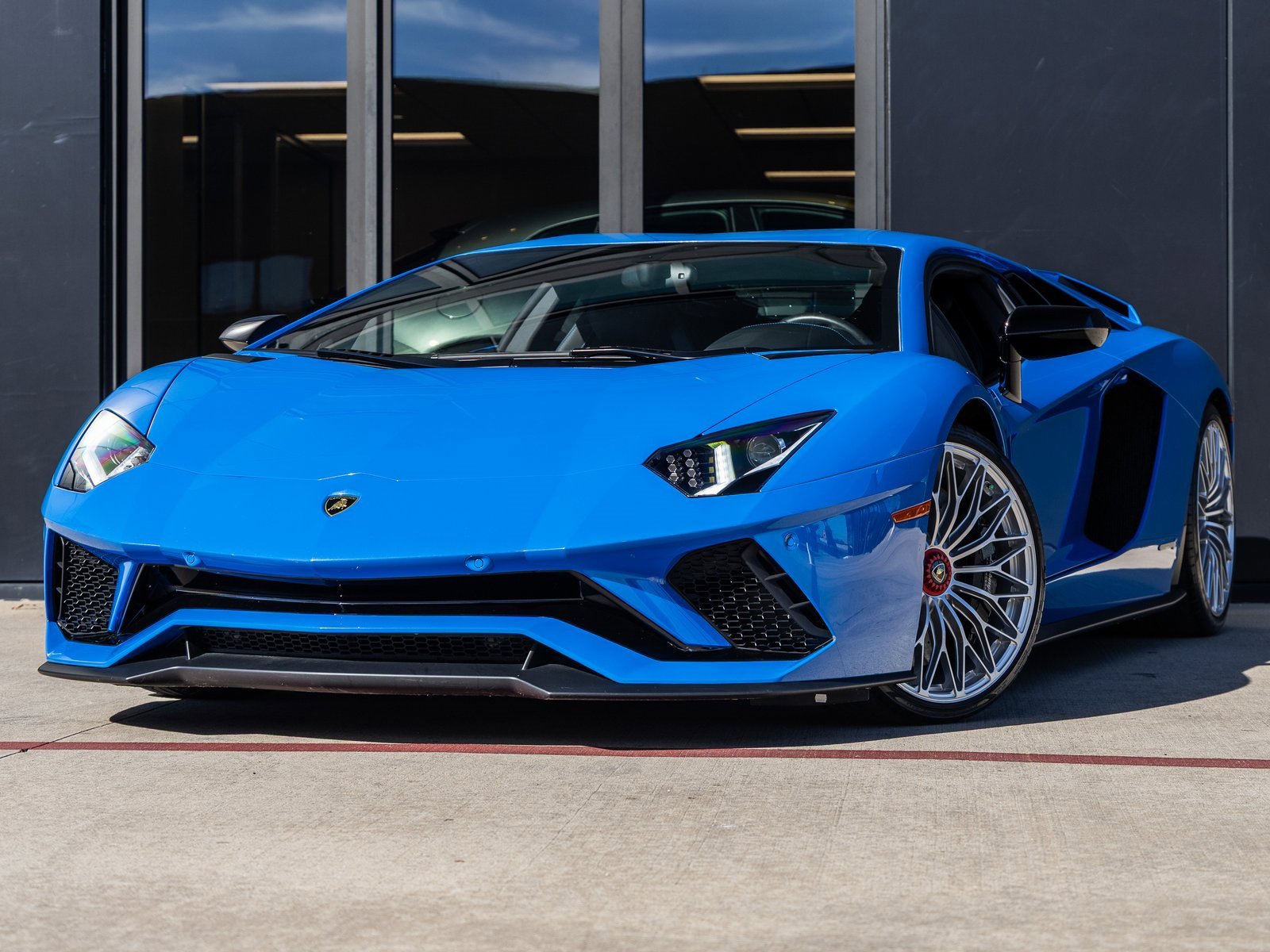 Used 2018 Lamborghini Aventador S image 1