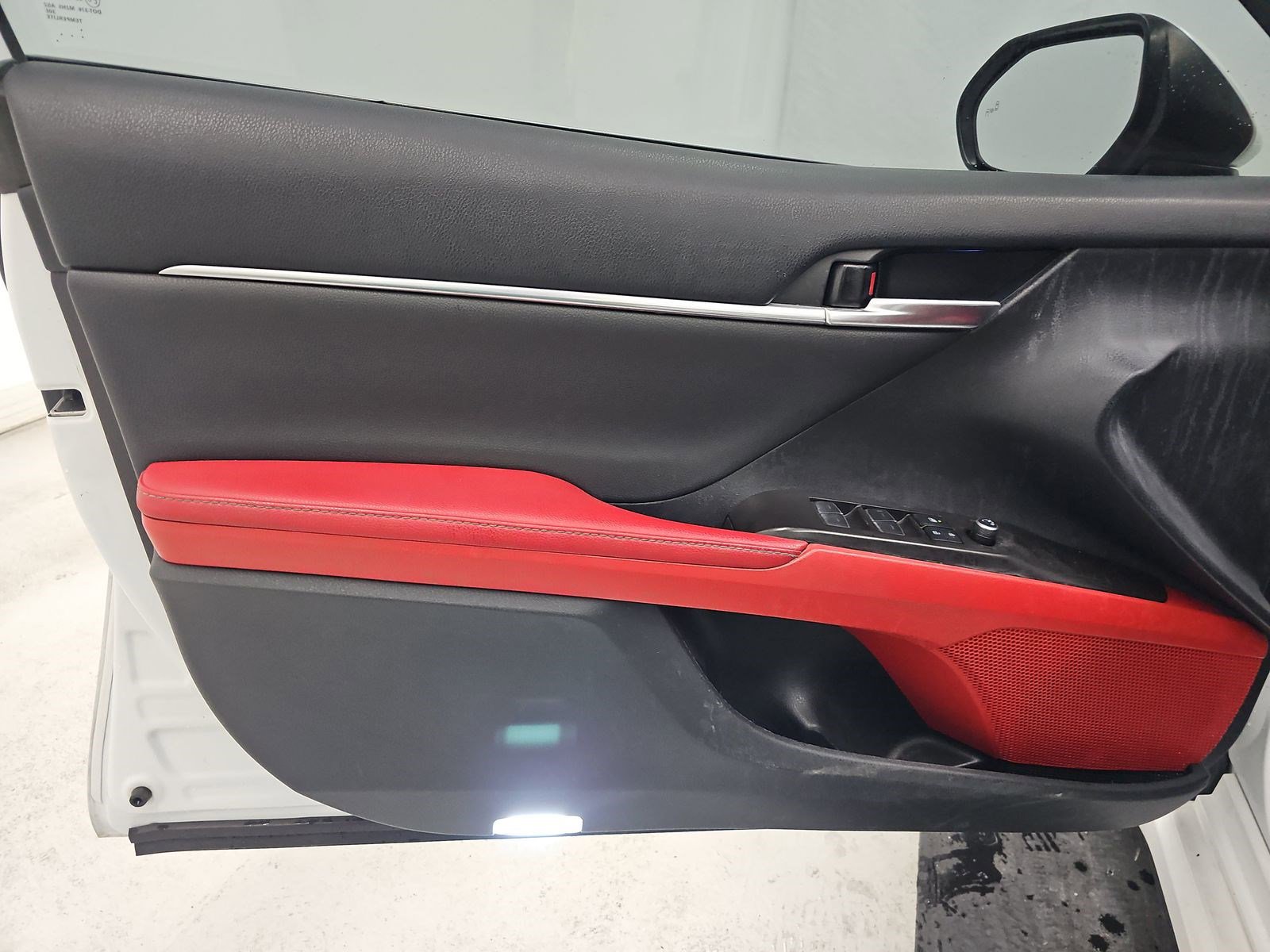 Used 2021 Toyota Camry XSE image 9