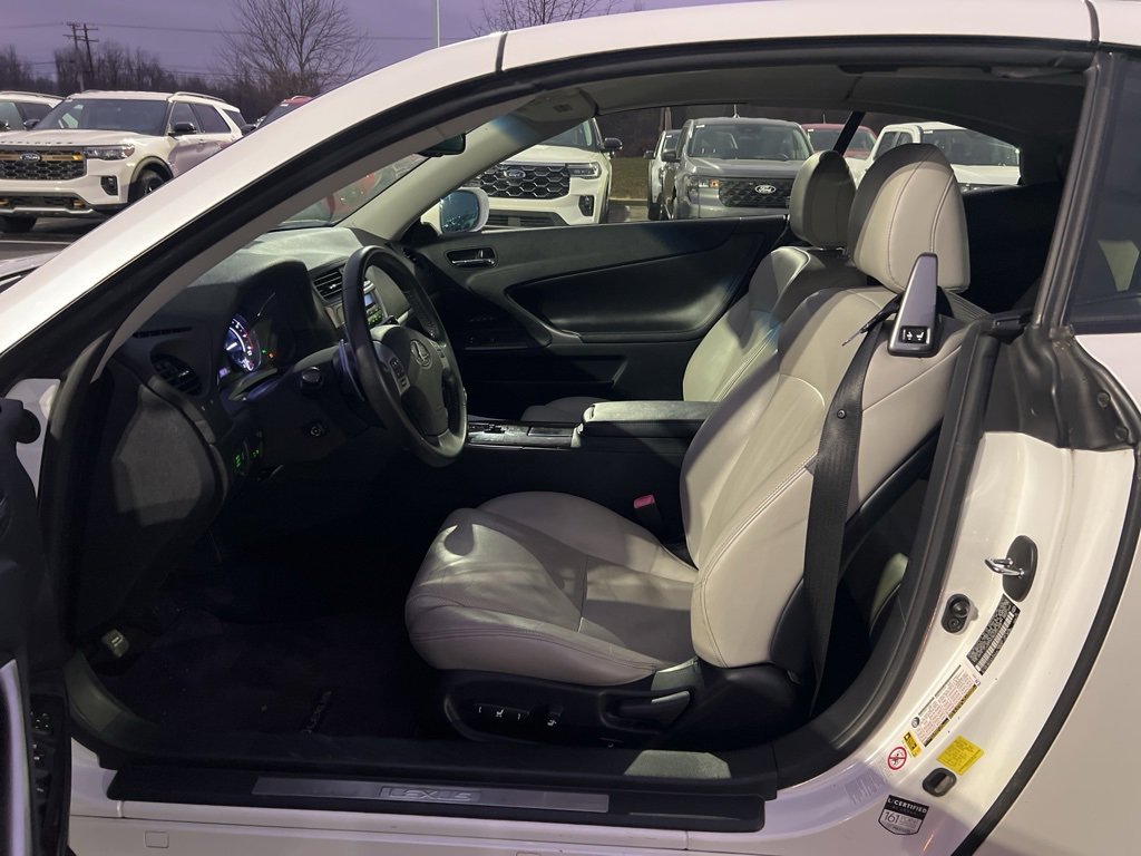 Used 2013 Lexus IS 250C image 9