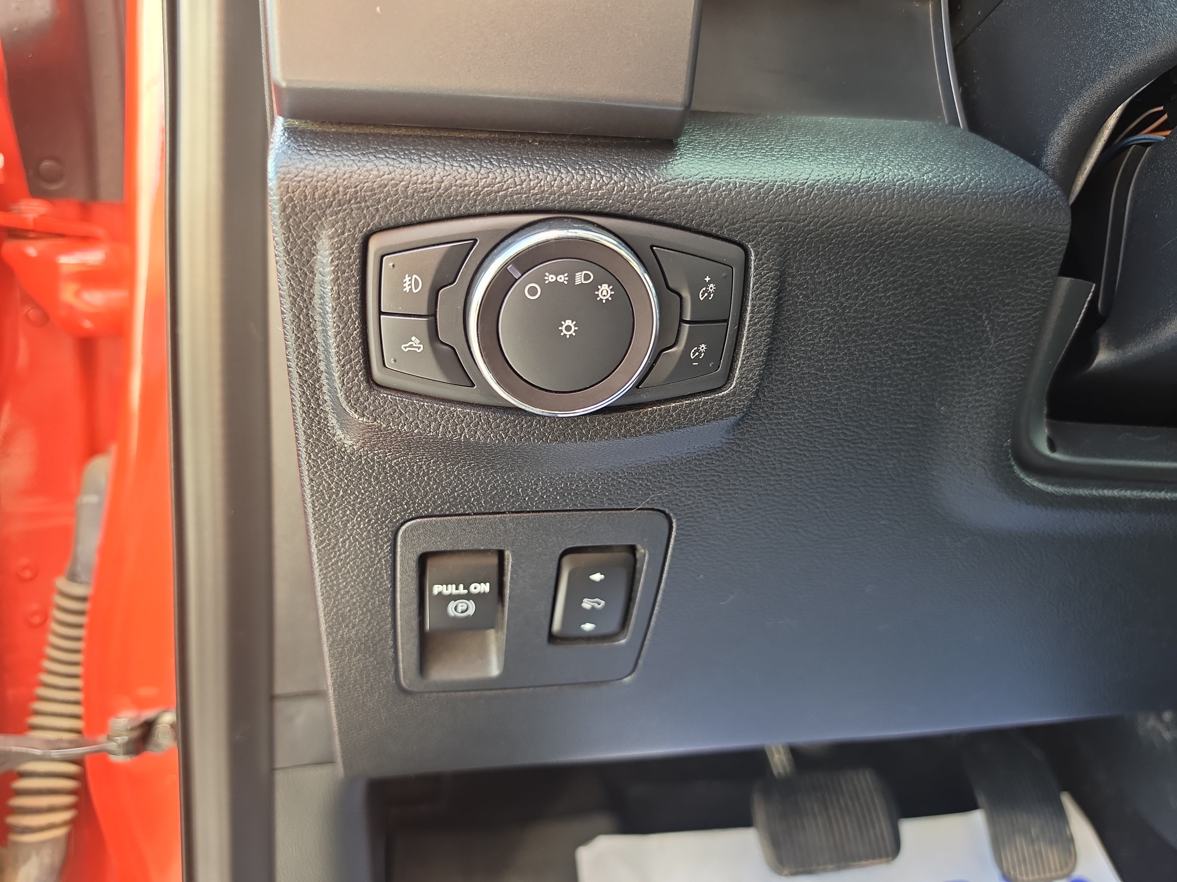 Used 2019 Ford F150 XLT w/ Equipment Group 302A Luxury AWD/4WD image 18