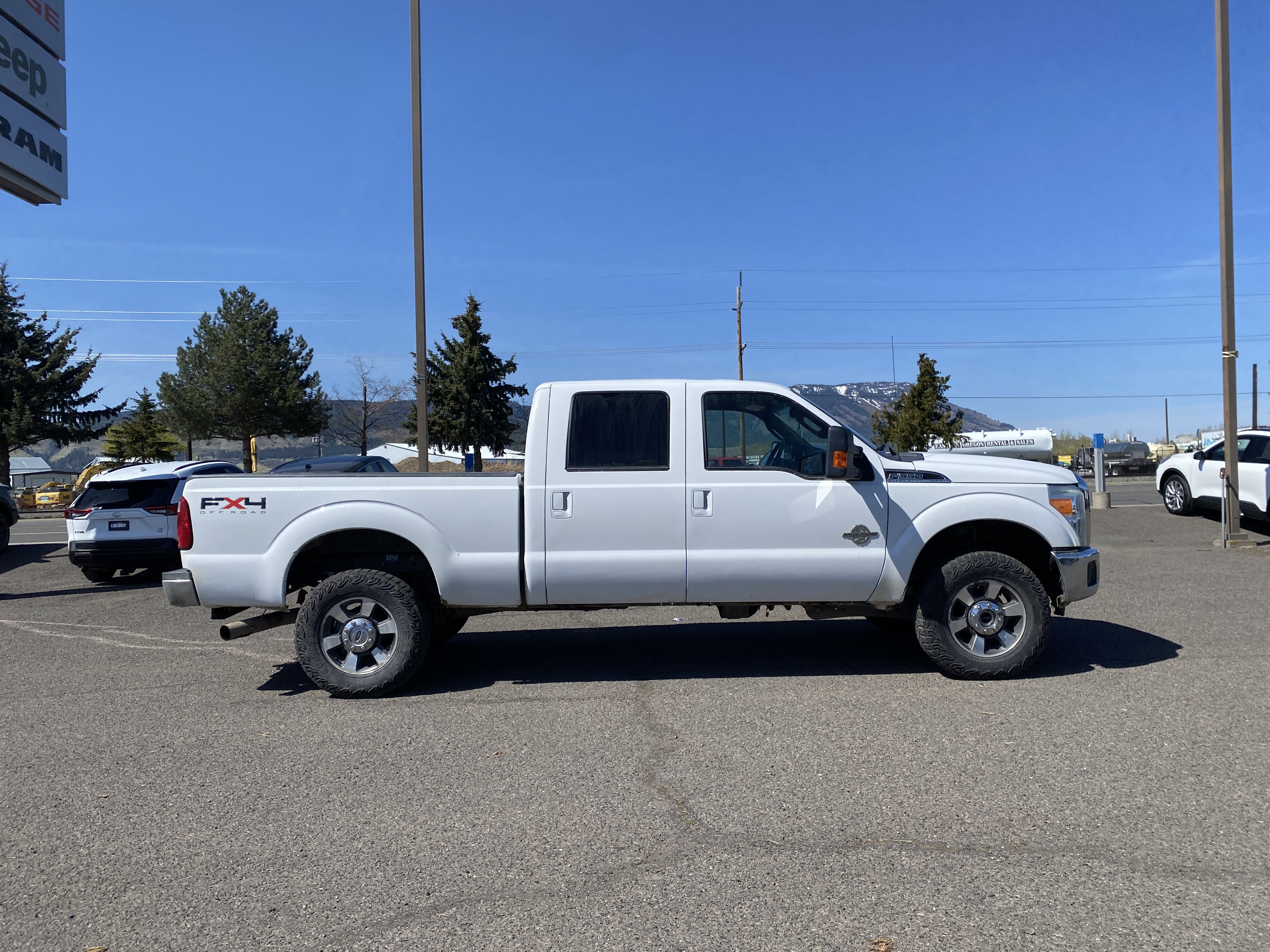 Used 2011 Ford F350 Lariat w/ FX4 4X4 Off-Road Pkg image 2