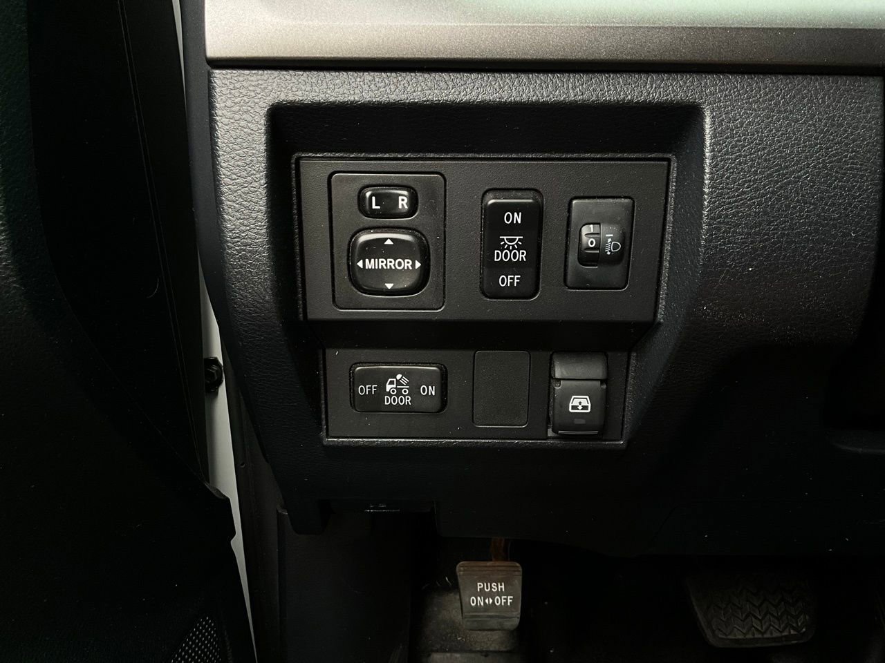 Used 2017 Toyota Tundra SR5 image 21