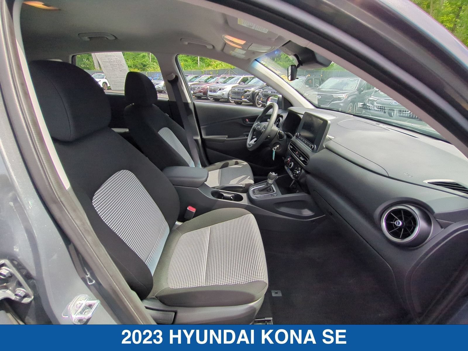 Used 2023 Hyundai Kona SE w/ Cargo Package AWD/4WD image 34