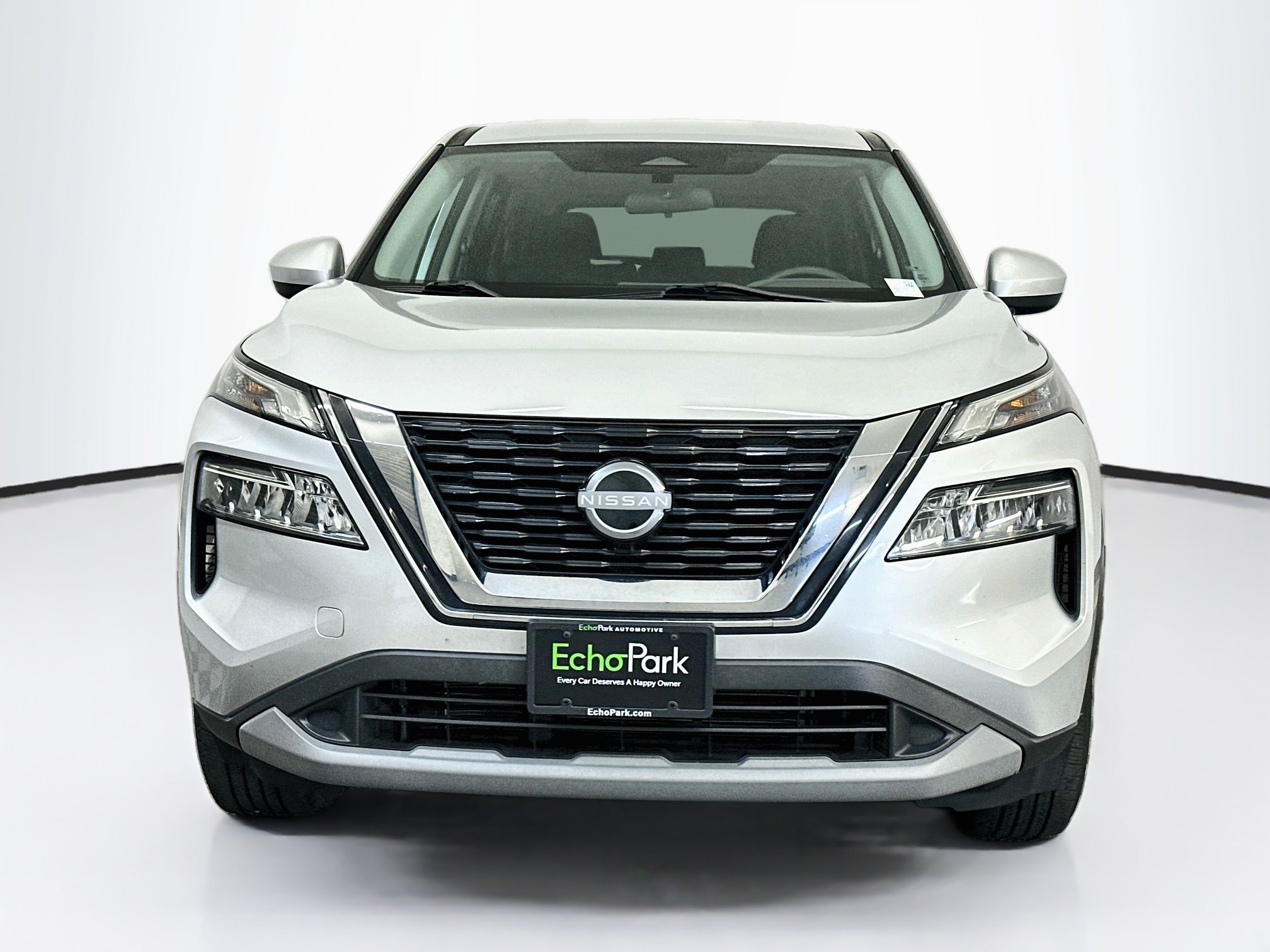 Used 2023 Nissan Rogue SV AWD/4WD image 2