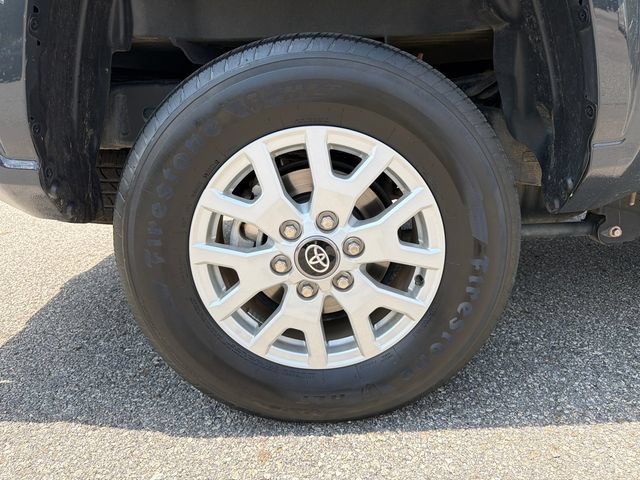 Used 2025 Toyota Tacoma SR5 AWD/4WD image 19