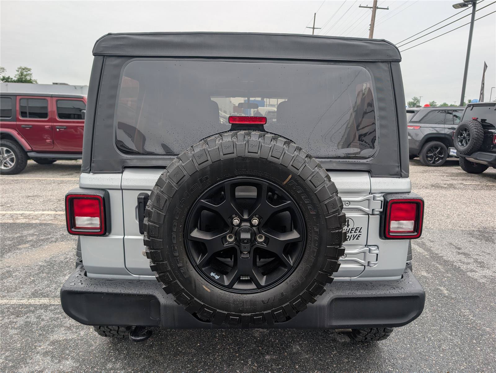 Used 2022 Jeep Wrangler Unlimited Sport AWD/4WD image 4
