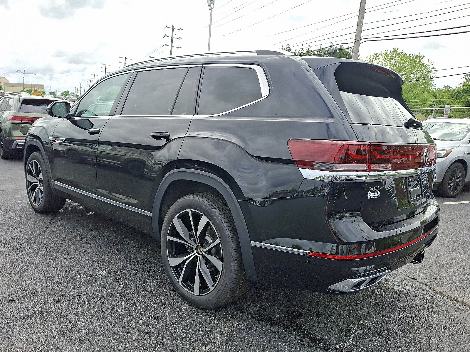 New 2025 Volkswagen Atlas SEL Premium R-Line image 3