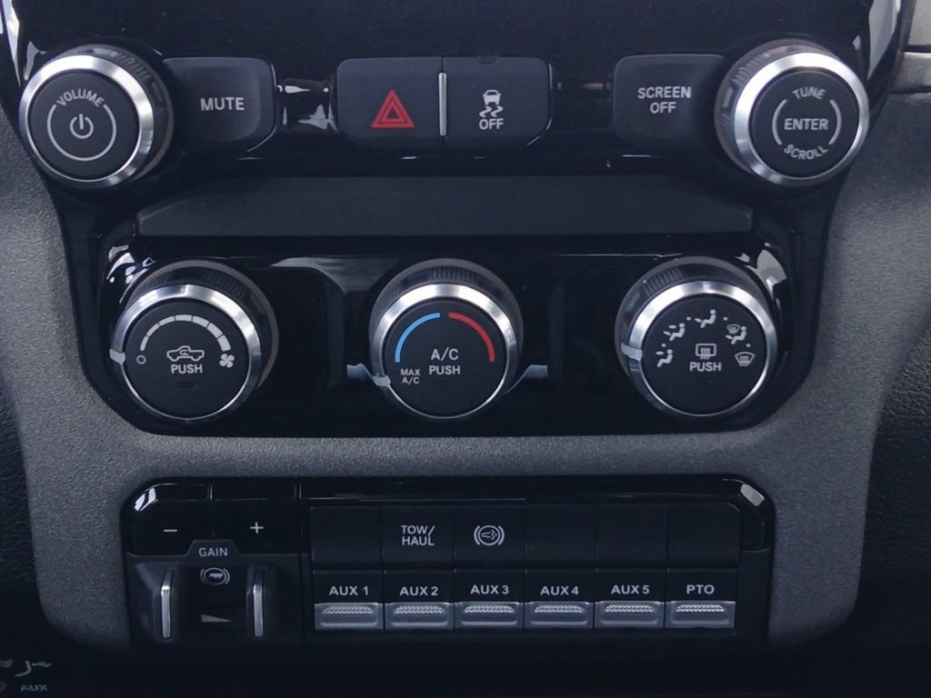 New 2026 RAM 3500 Tradesman AWD/4WD image 4