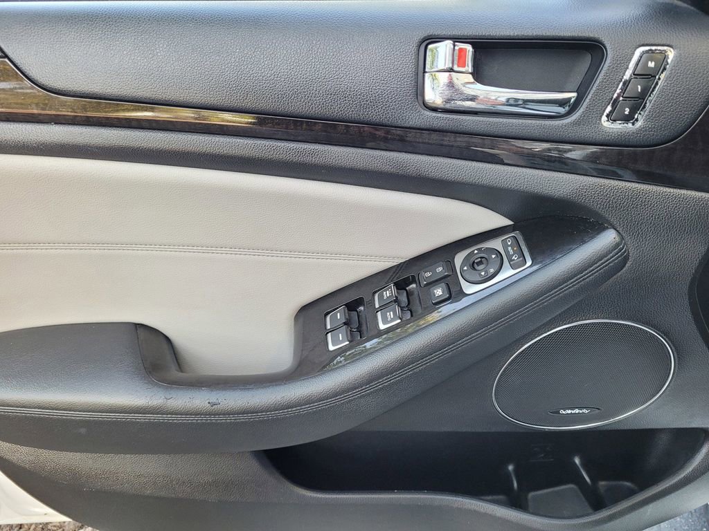 Used 2014 Kia Cadenza Limited FWD image 22