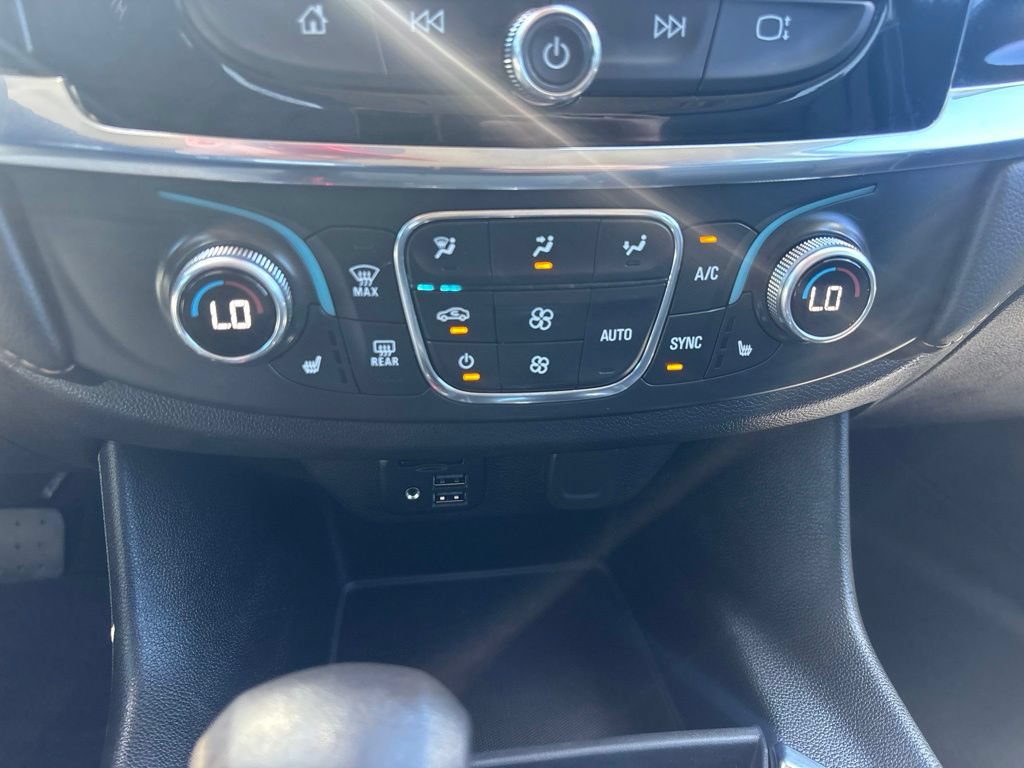 Used 2021 Chevrolet Traverse RS AWD/4WD image 29