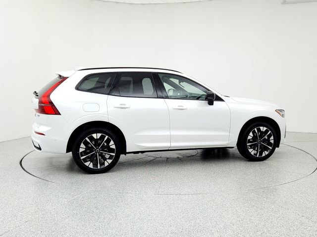 New 2026 Volvo XC60 B5 Plus w/ Climate Package image 4