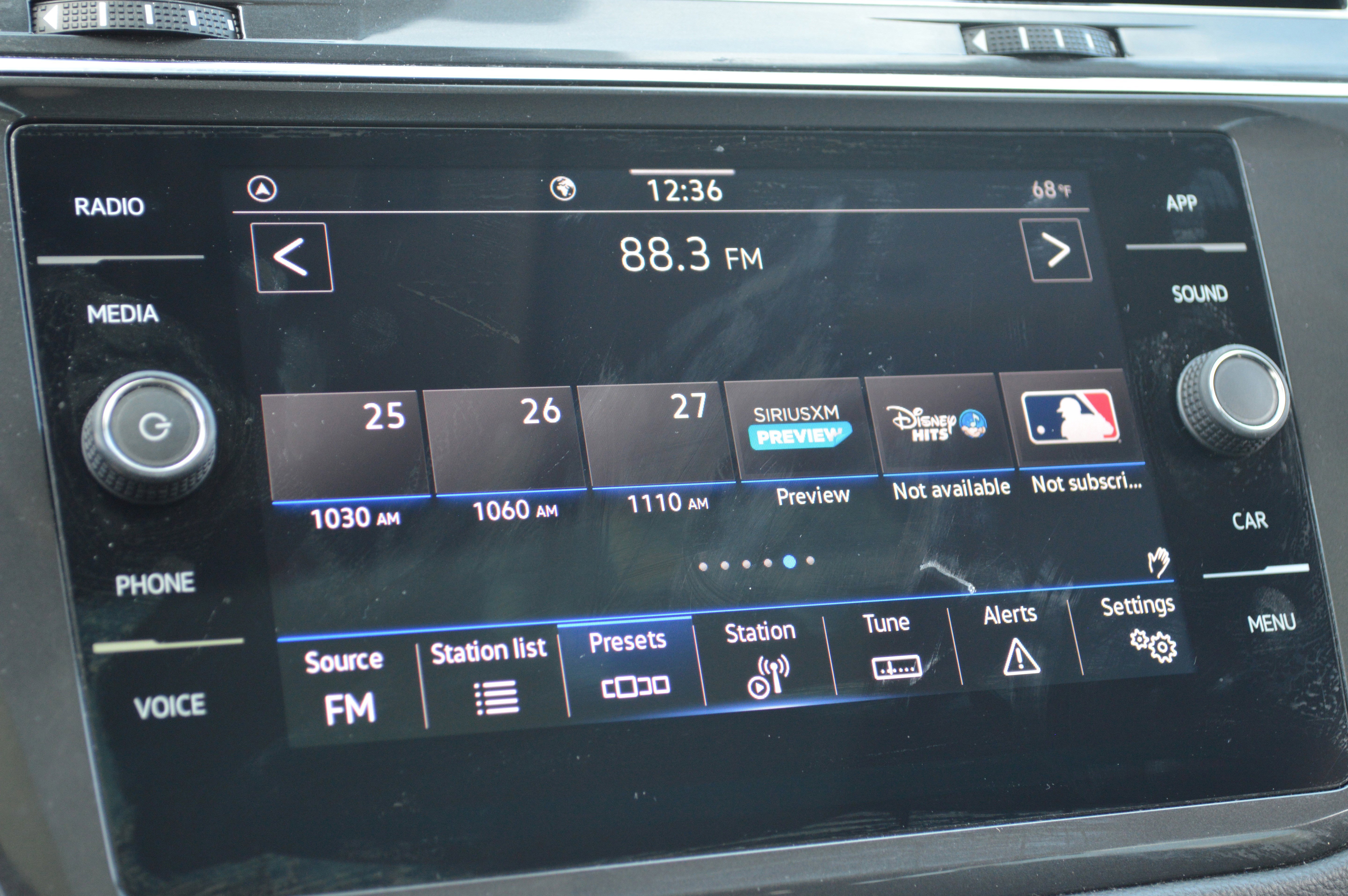 Used 2022 Volkswagen Tiguan SE image 19