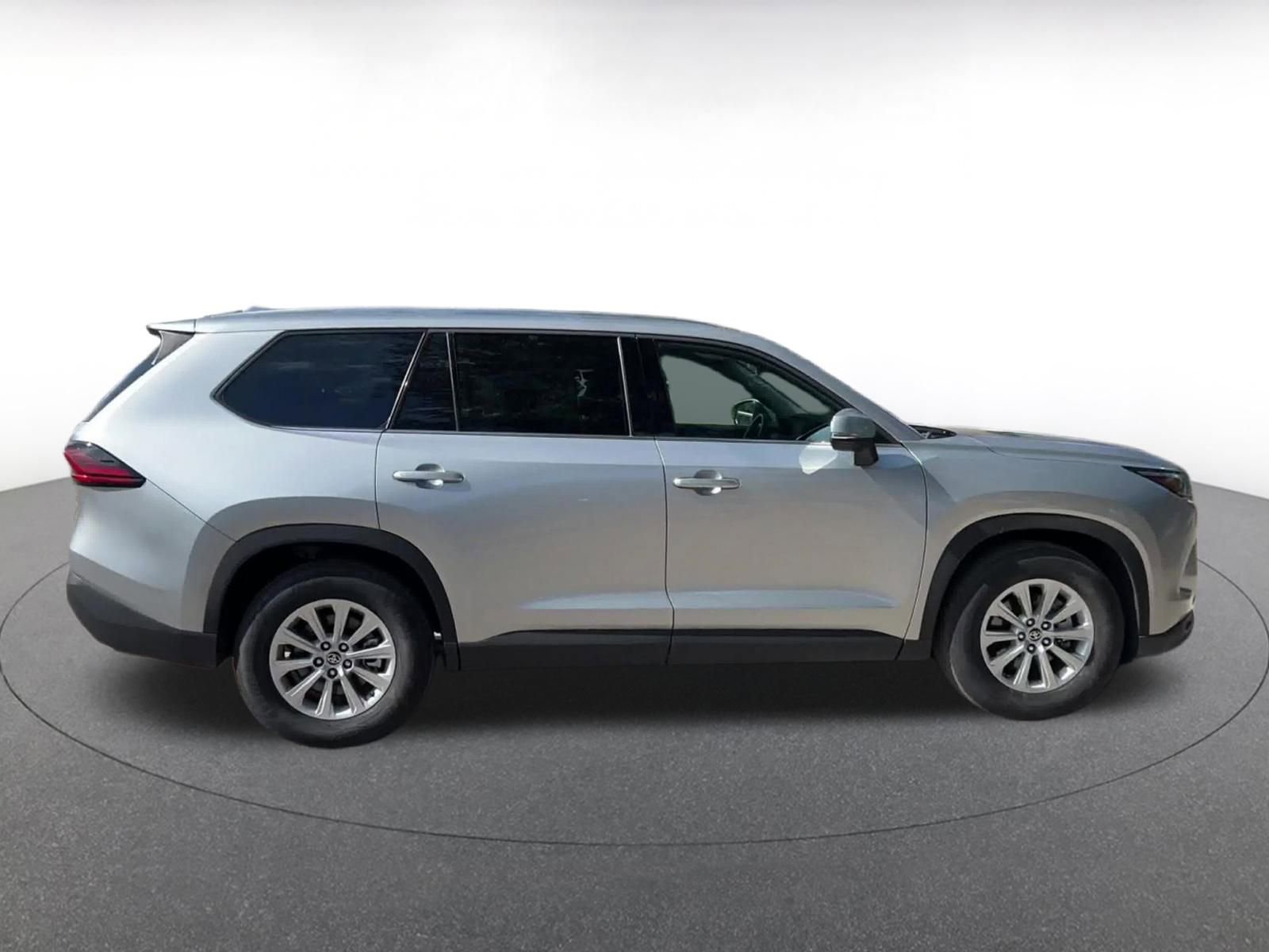 Used 2025 Toyota Grand Highlander FWD image 16