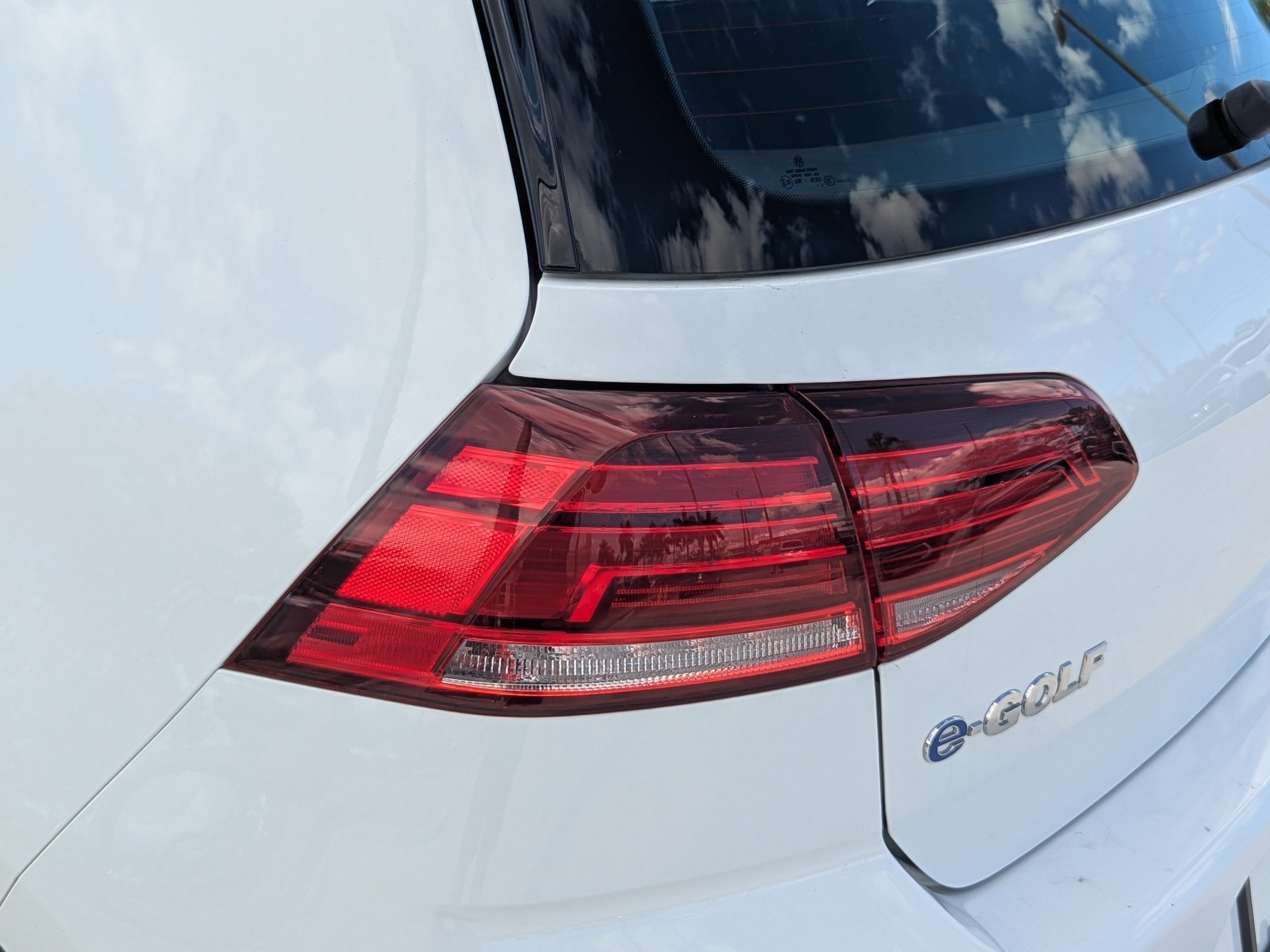 Used 2019 Volkswagen e-Golf SE w/ Driver Assistance Package image 9