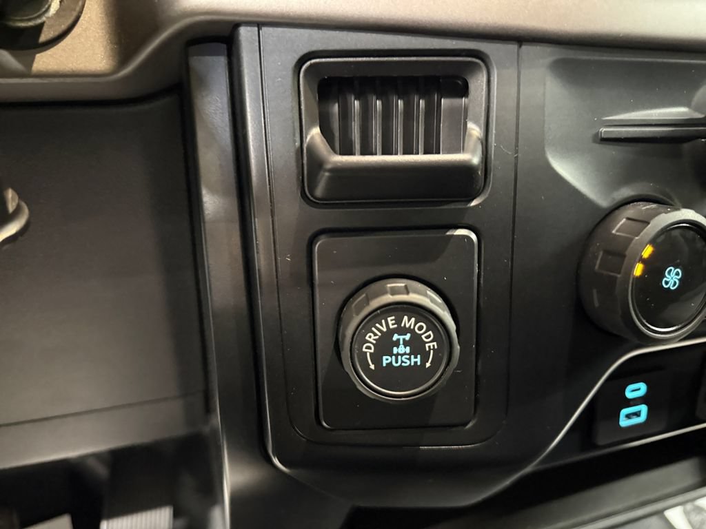 Used 2024 Ford F150 XL w/ Equipment Group 103A High RWD image 19