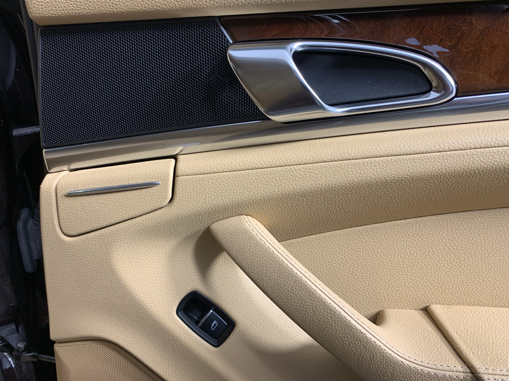 Used 2011 Porsche Panamera 4 AWD/4WD image 34
