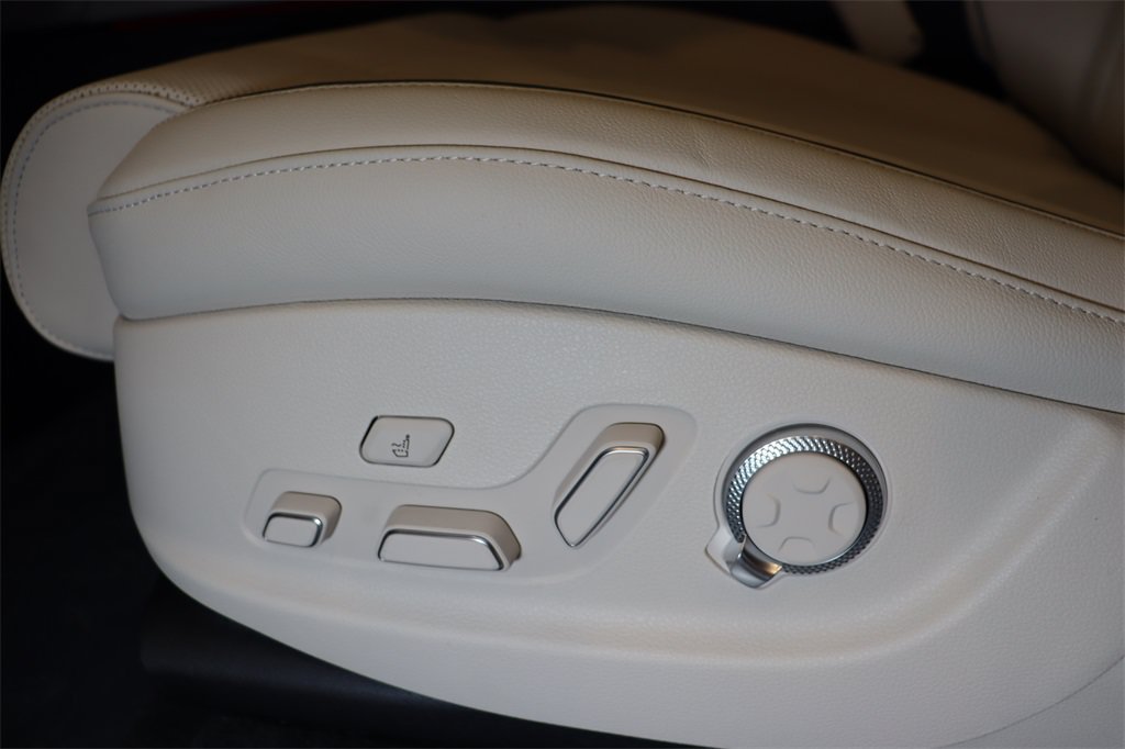 Used 2025 Genesis GV80 3.5T Advanced AWD/4WD image 9