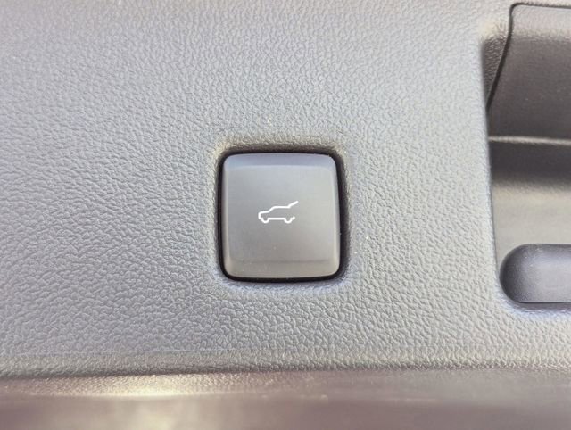 Used 2022 Ford Escape Titanium w/ Titanium Premium Package image 18