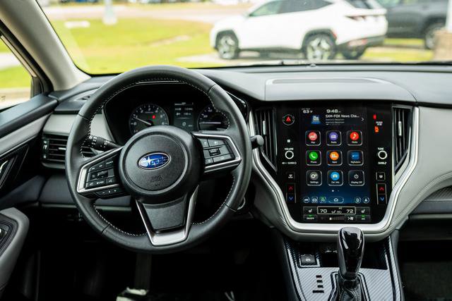 Certified 2025 Subaru Outback Premium AWD/4WD image 6