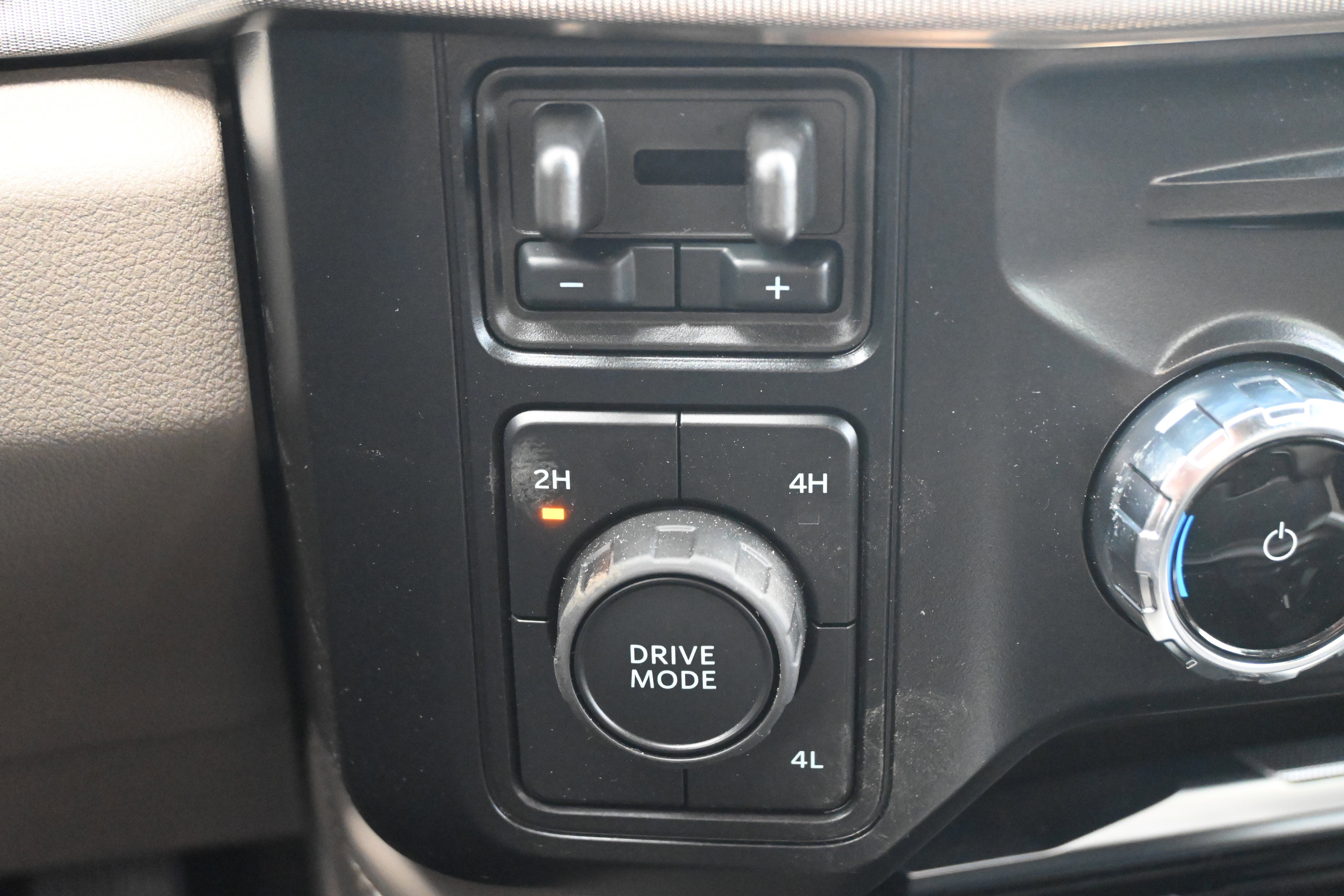 Used 2026 Ford F450 Platinum w/ Platinum Plus Package image 21