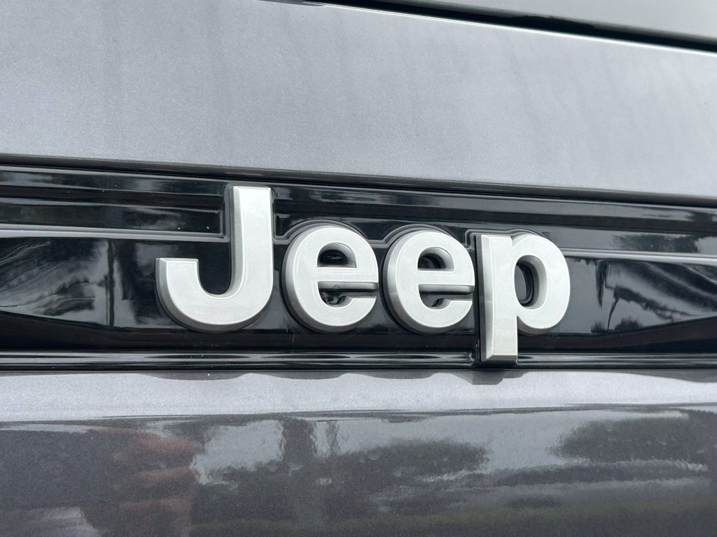 New 2024 Jeep Grand Cherokee Laredo AWD/4WD image 19