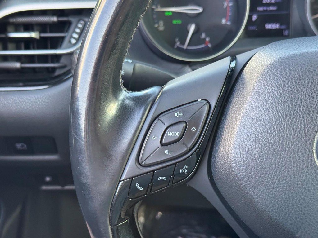 Certified 2019 Toyota C-HR XLE FWD image 19