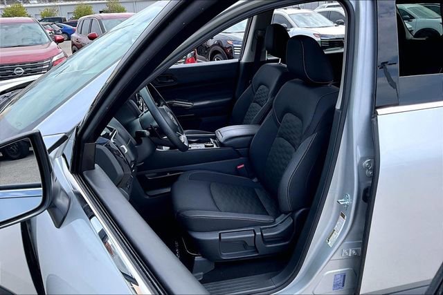 Certified 2025 Nissan Pathfinder S image 18